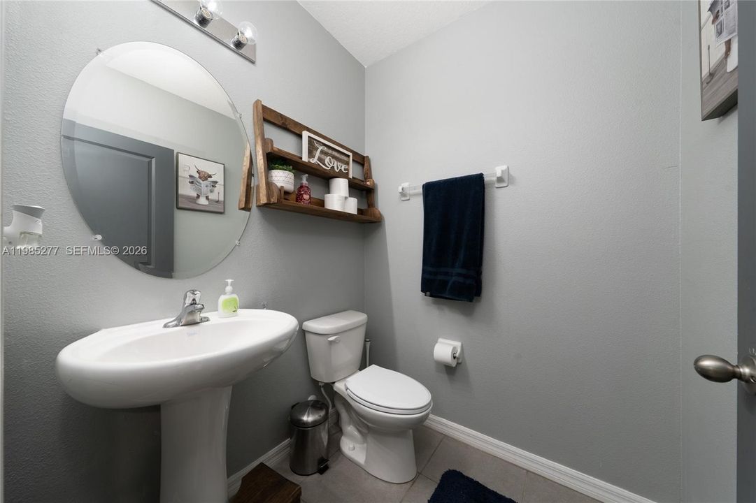 Active With Contract: $430,000 (4 beds, 2 baths, 2483 Square Feet)
