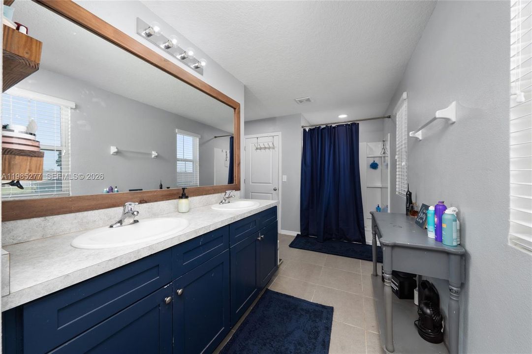 Active With Contract: $430,000 (4 beds, 2 baths, 2483 Square Feet)