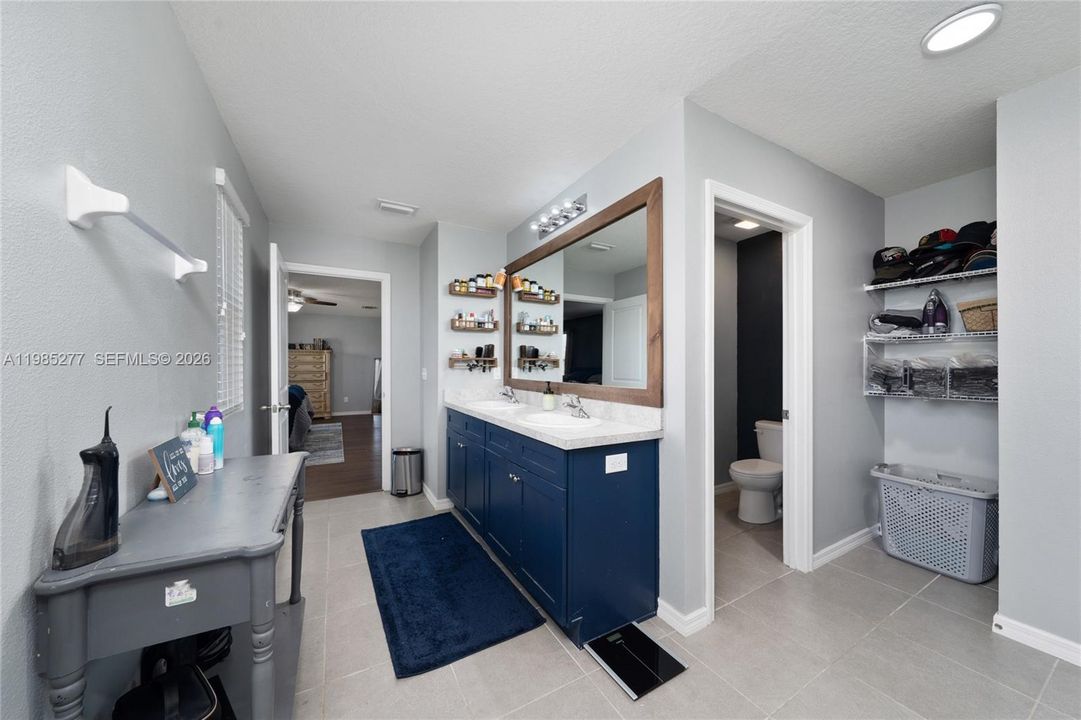 Active With Contract: $430,000 (4 beds, 2 baths, 2483 Square Feet)