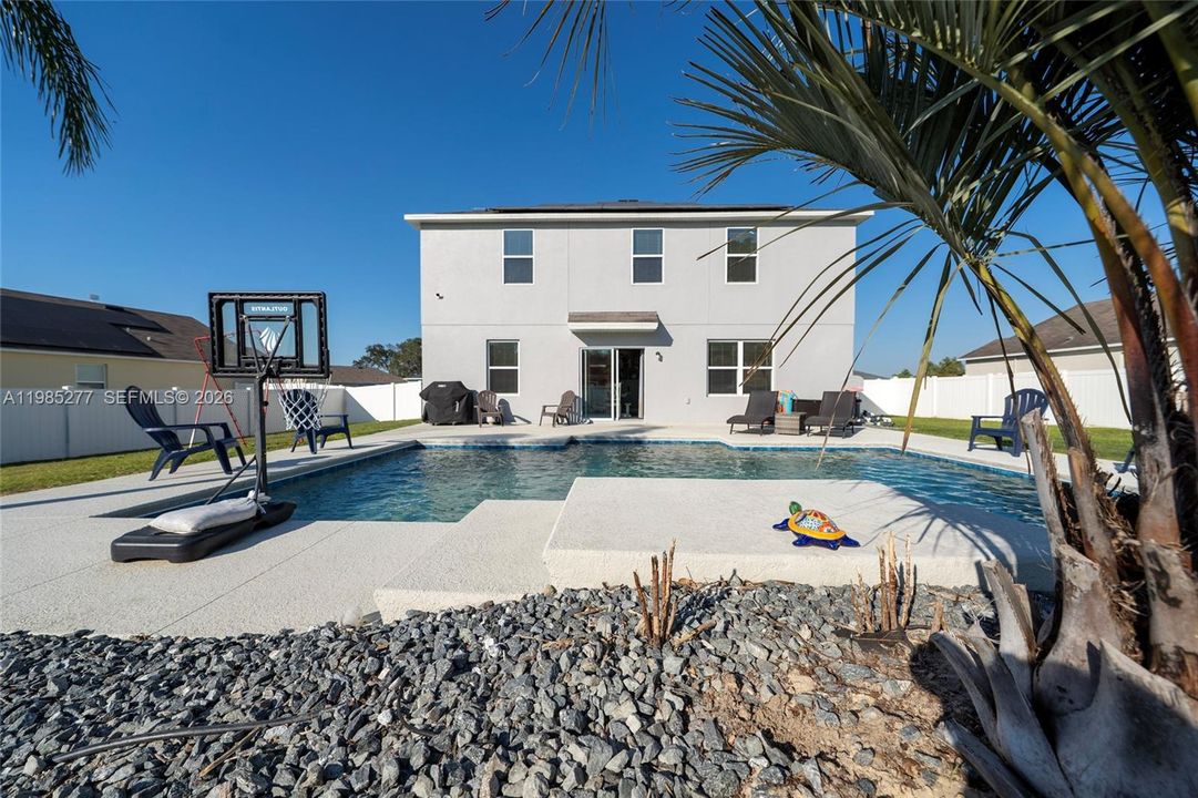 Active With Contract: $430,000 (4 beds, 2 baths, 2483 Square Feet)