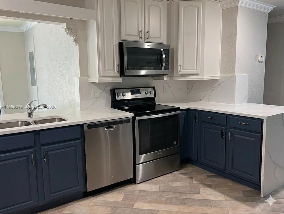 Active With Contract: $3,800 (3 beds, 2 baths, 2205 Square Feet)