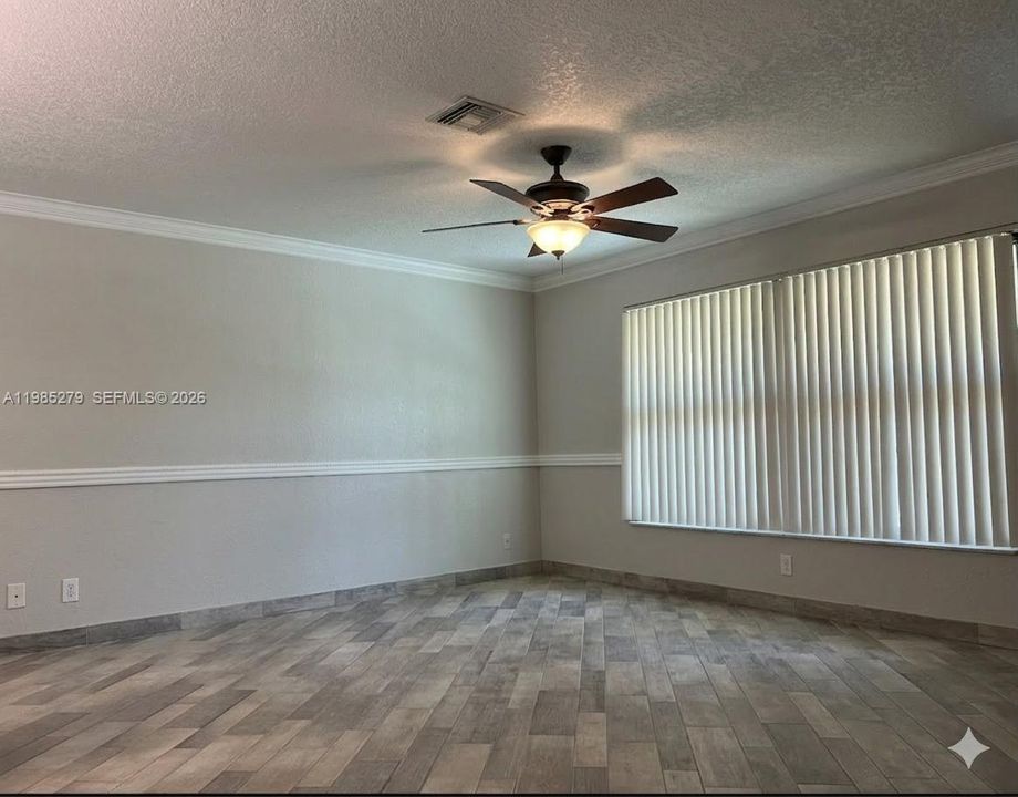 Active With Contract: $3,800 (3 beds, 2 baths, 2205 Square Feet)