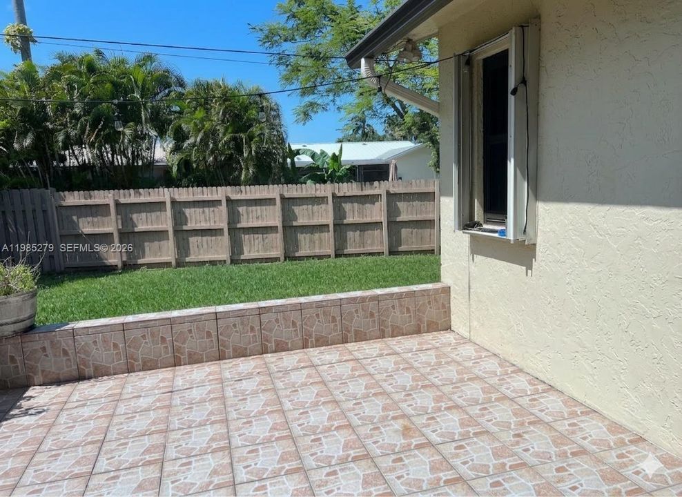 Active With Contract: $3,800 (3 beds, 2 baths, 2205 Square Feet)