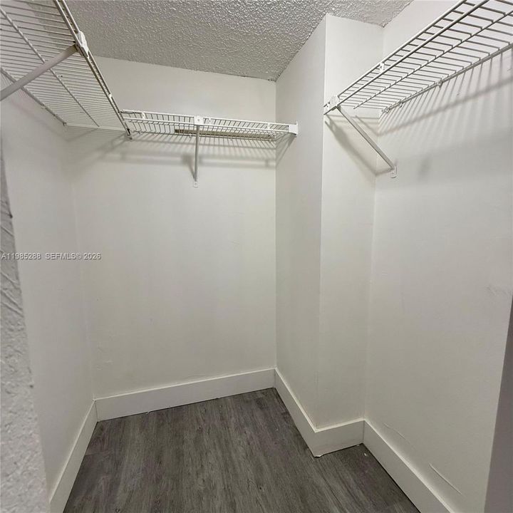 Active With Contract: $1,800 (2 beds, 2 baths, 905 Square Feet)