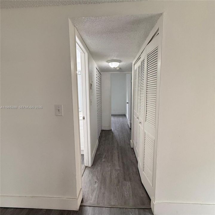 Active With Contract: $1,800 (2 beds, 2 baths, 905 Square Feet)