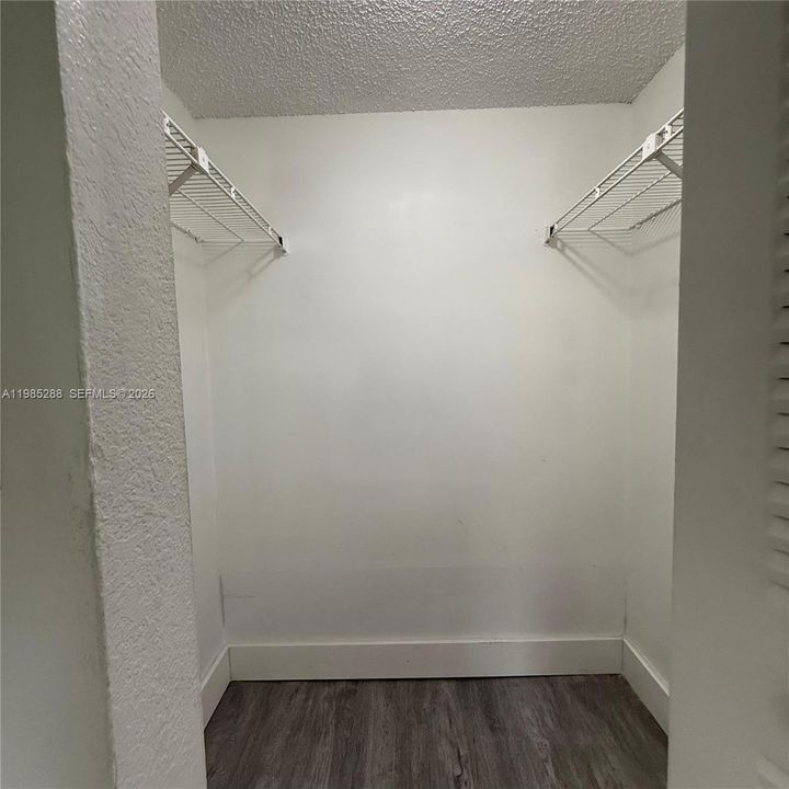 Active With Contract: $1,800 (2 beds, 2 baths, 905 Square Feet)