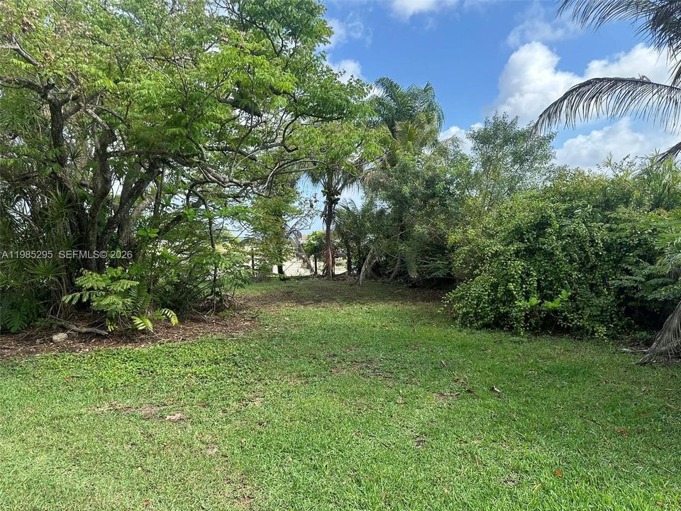 Active With Contract: $990,000 (4 beds, 2 baths, 4053 Square Feet)