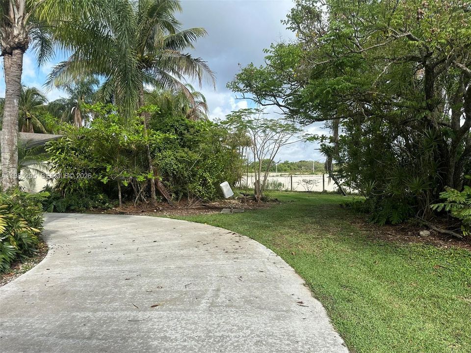 Active With Contract: $990,000 (4 beds, 2 baths, 4053 Square Feet)