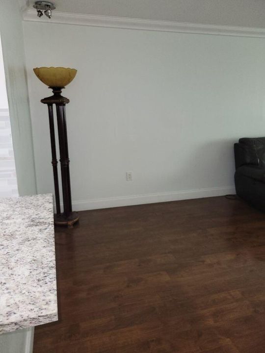 13165 CHADWICK DINING AREA