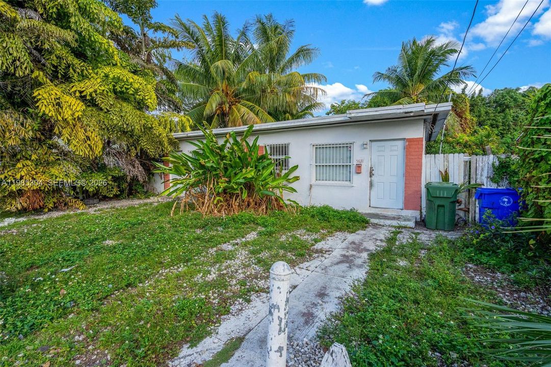 For Sale: $349,900 (0 beds, 0 baths, 888 Square Feet)