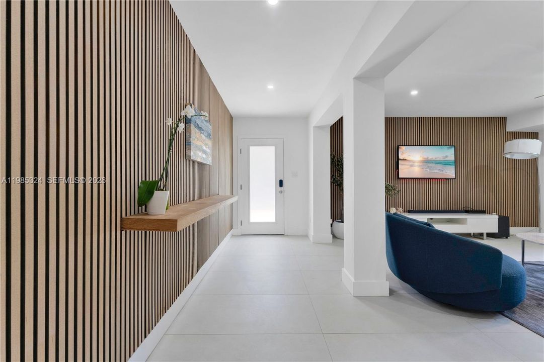 En Venta: $1,050,000 (4 camas, 2 baños, 2742 Pies cuadrados)