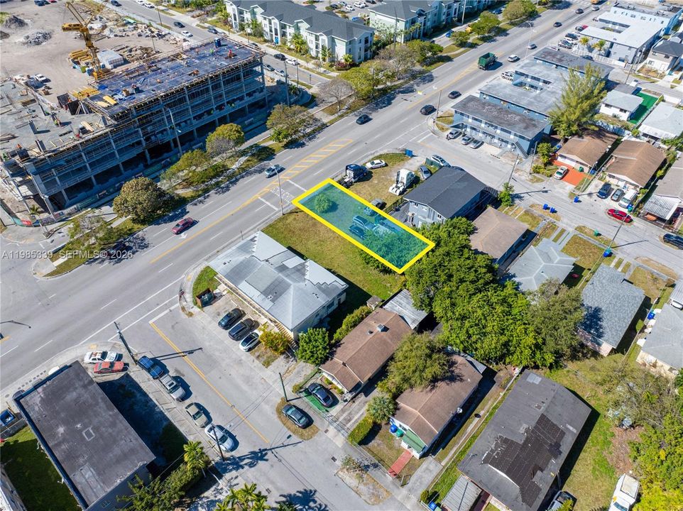 En Venta: $300,000 (0.10 acres)