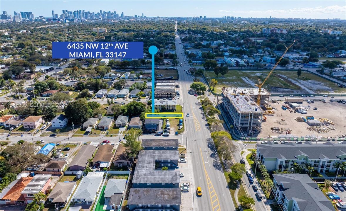 En Venta: $300,000 (0.10 acres)