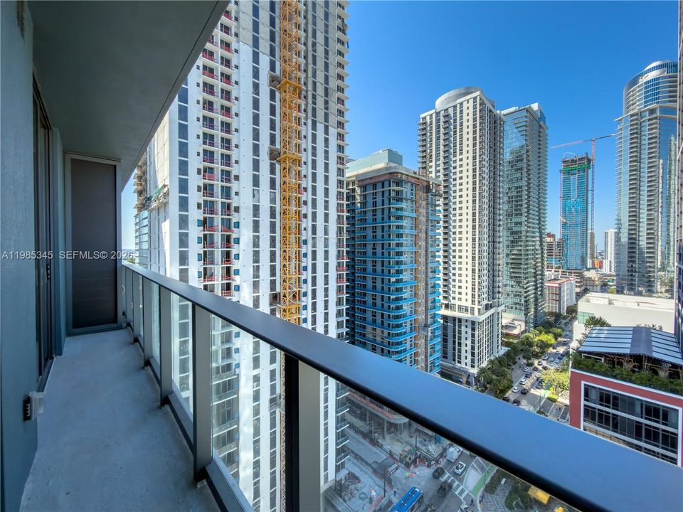 For Sale: $630,888 (1 beds, 2 baths, 659 Square Feet)