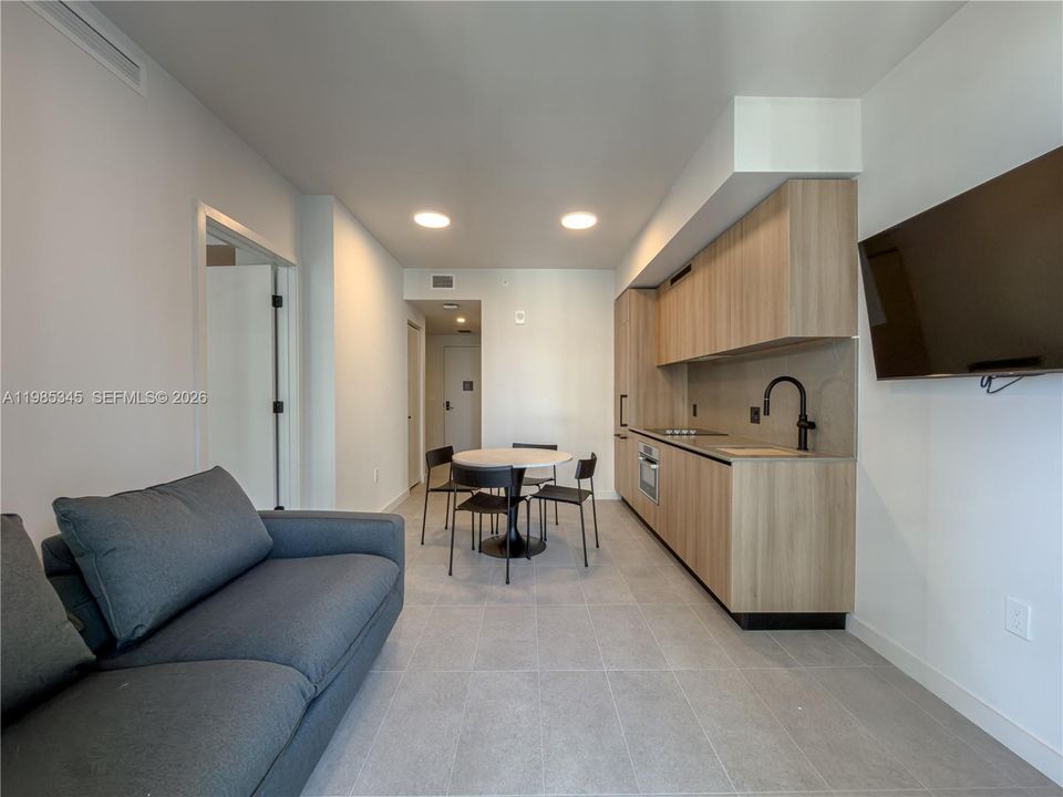 For Sale: $630,888 (1 beds, 2 baths, 659 Square Feet)