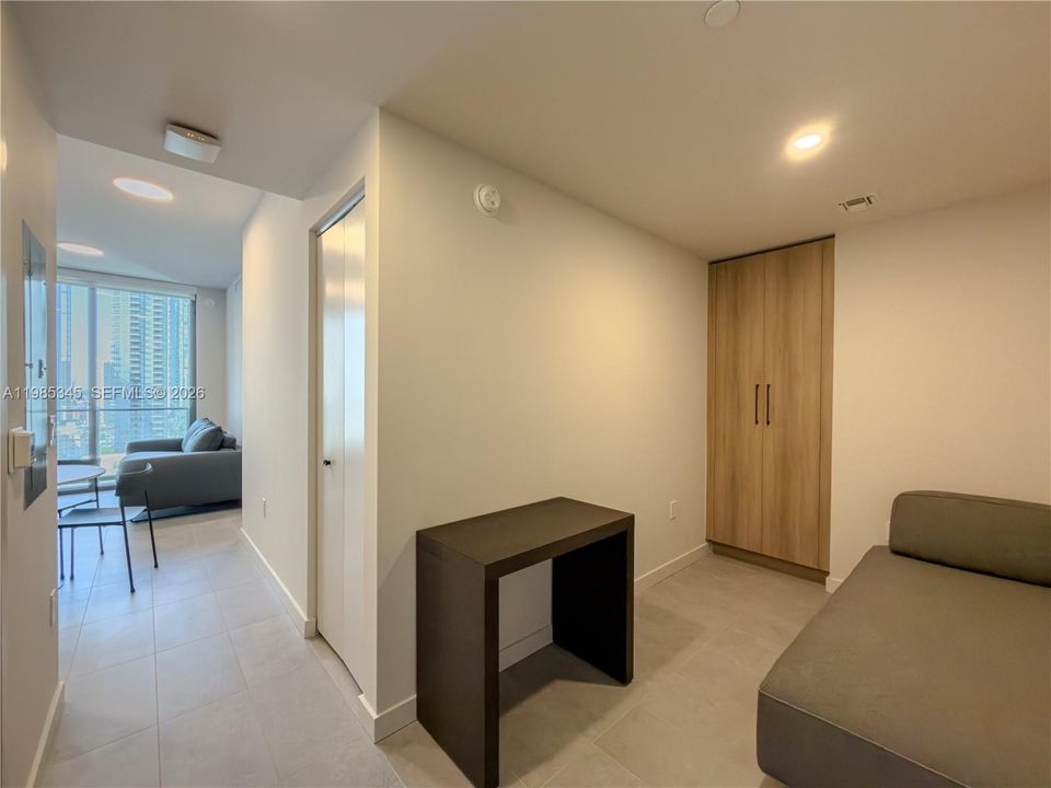 For Sale: $630,888 (1 beds, 2 baths, 659 Square Feet)