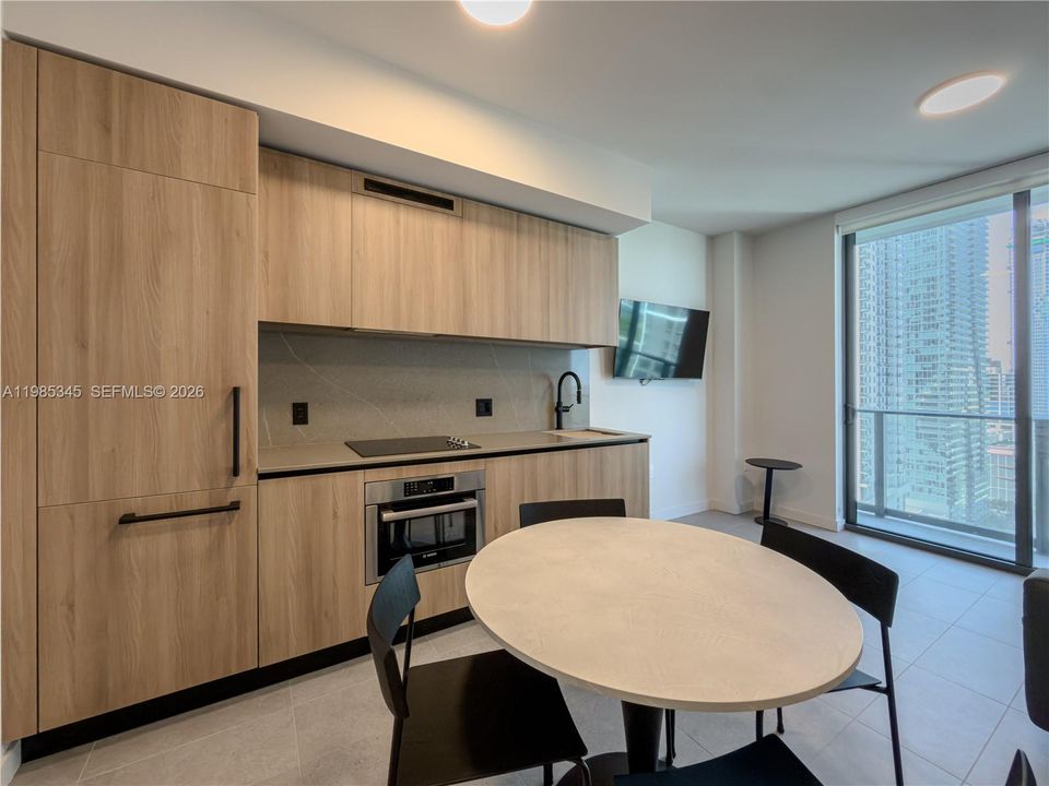 For Sale: $630,888 (1 beds, 2 baths, 659 Square Feet)