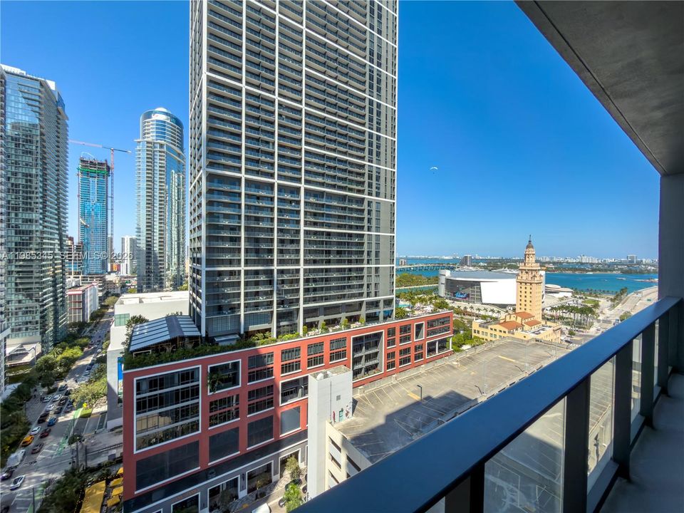 For Sale: $630,888 (1 beds, 2 baths, 659 Square Feet)