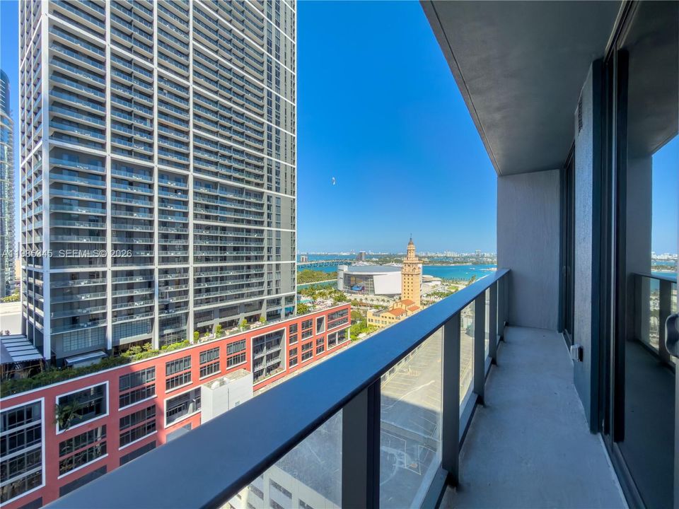For Sale: $630,888 (1 beds, 2 baths, 659 Square Feet)