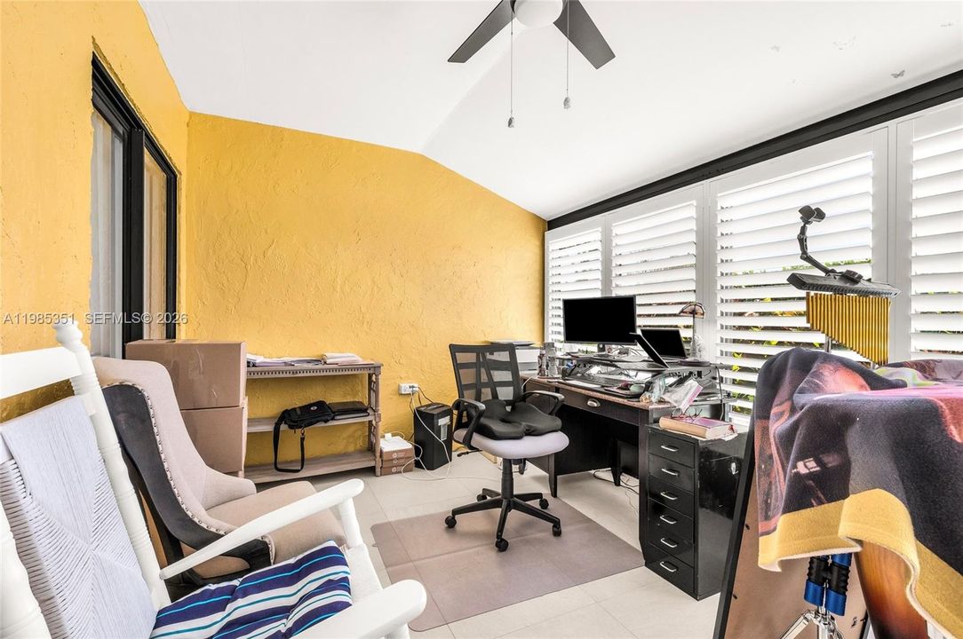 Activo con contrato: $298,000 (2 camas, 2 baños, 1116 Pies cuadrados)
