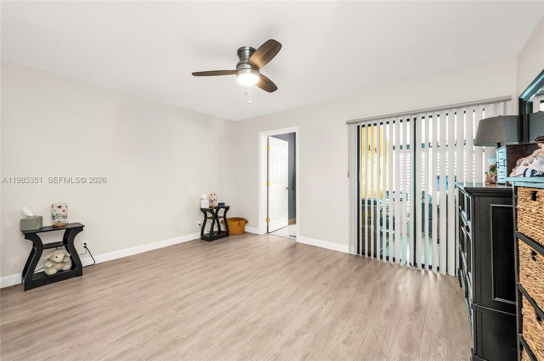 Activo con contrato: $298,000 (2 camas, 2 baños, 1116 Pies cuadrados)