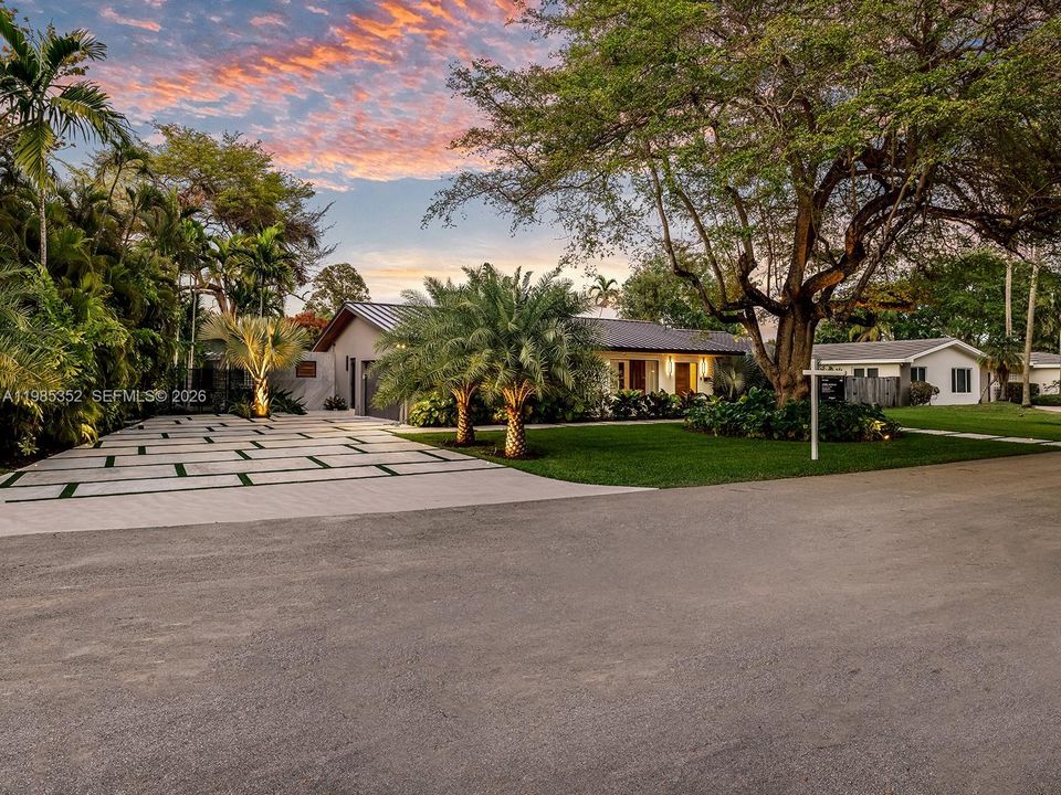На продажу: $2,800,000 (4 спален, 3 ванн, 2902 Квадратных фут)