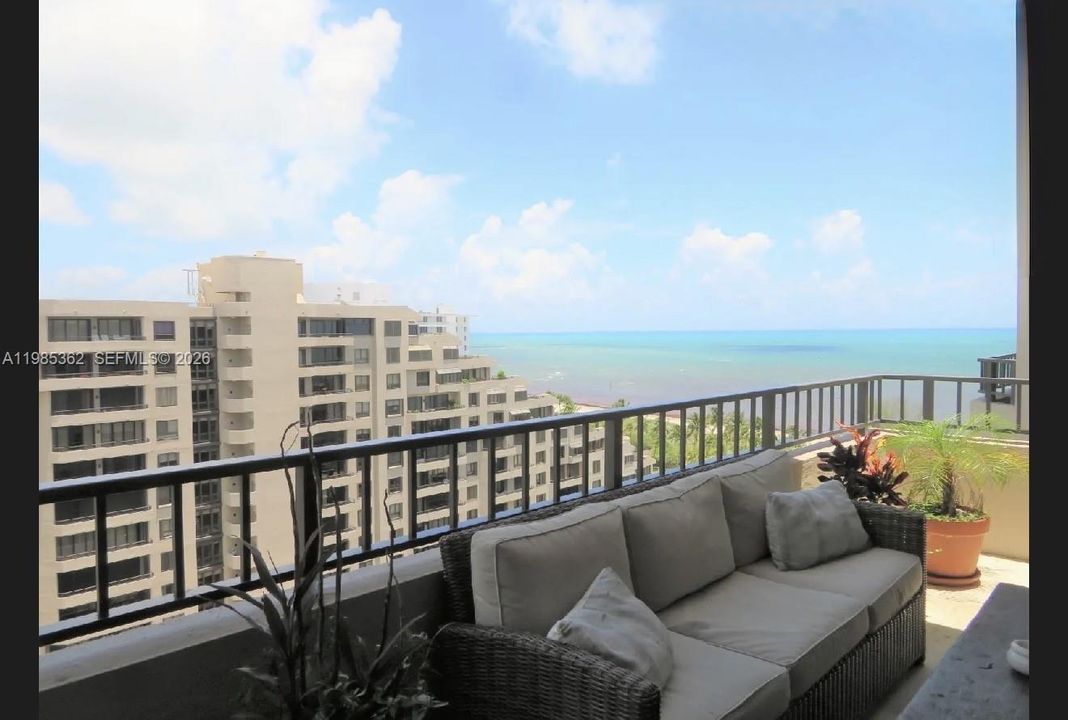 En Renta: $11,500 (3 camas, 3 baños, 2176 Pies cuadrados)