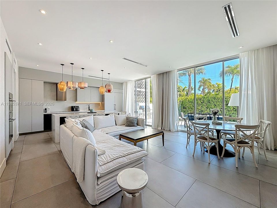 For Sale: $5,995,000 (5 beds, 5 baths, 3762 Square Feet)