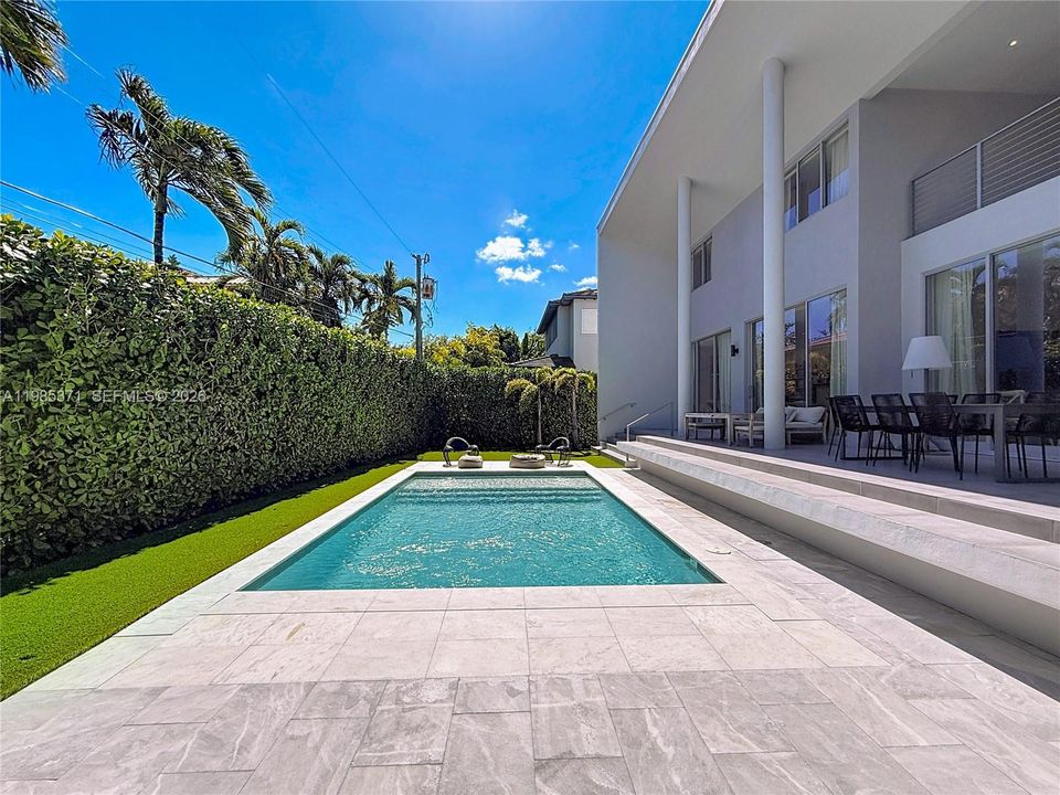 For Sale: $5,995,000 (5 beds, 5 baths, 3762 Square Feet)