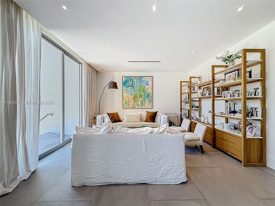 For Sale: $5,995,000 (5 beds, 5 baths, 3762 Square Feet)