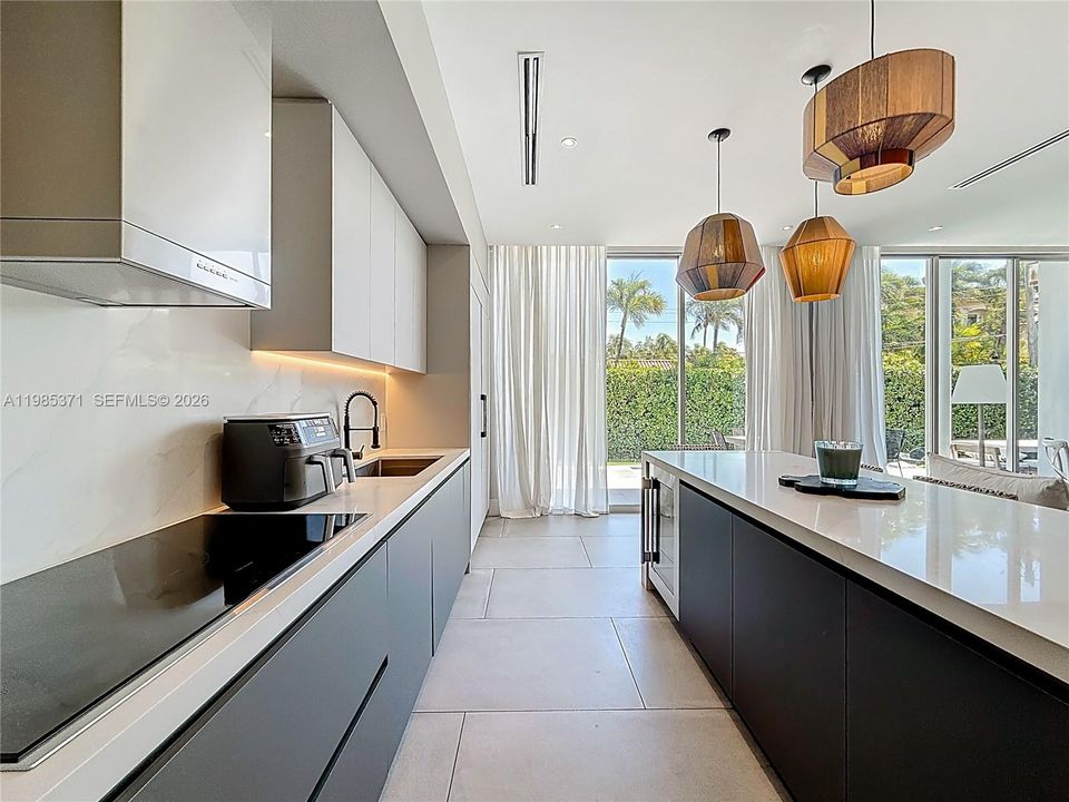 For Sale: $5,995,000 (5 beds, 5 baths, 3762 Square Feet)