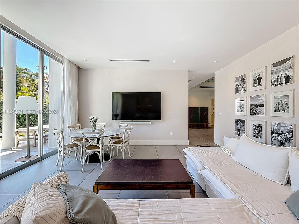 For Sale: $5,995,000 (5 beds, 5 baths, 3762 Square Feet)