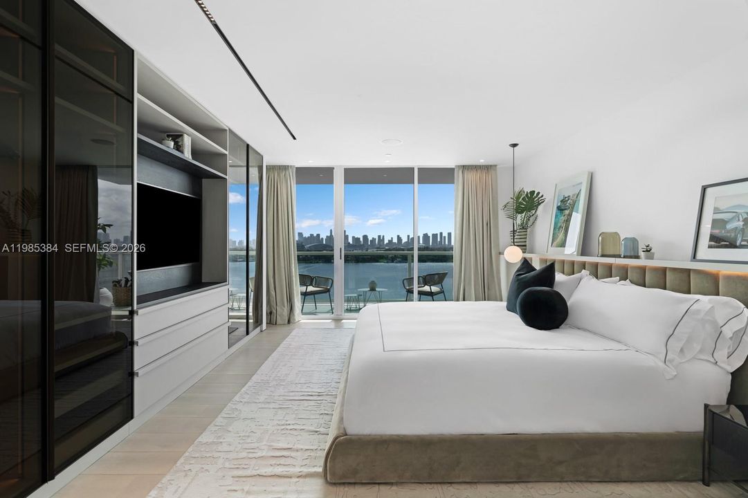 For Sale: $3,500,000 (3 beds, 3 baths, 1824 Square Feet)