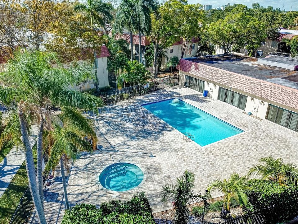 En Venta: $185,000 (2 camas, 2 baños, 936 Pies cuadrados)