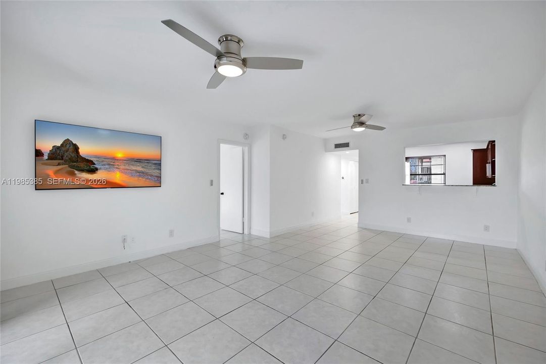 En Venta: $185,000 (2 camas, 2 baños, 936 Pies cuadrados)