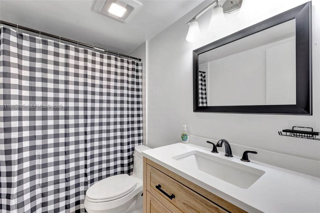 En Venta: $185,000 (2 camas, 2 baños, 936 Pies cuadrados)