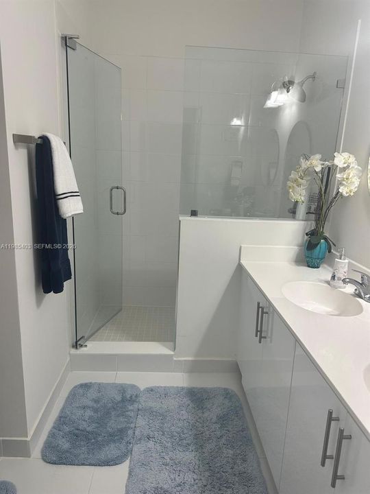 En Venta: $425,000 (3 camas, 2 baños, 1384 Pies cuadrados)