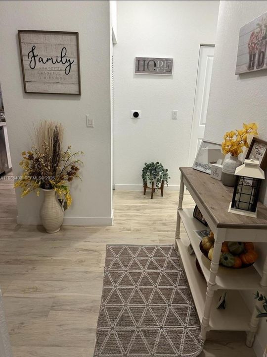 En Venta: $425,000 (3 camas, 2 baños, 1384 Pies cuadrados)
