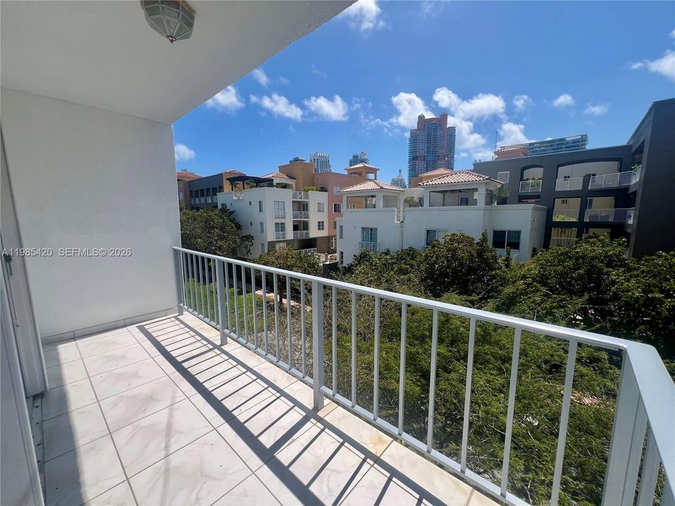 For Sale: $999,000 (3 beds, 2 baths, 1328 Square Feet)