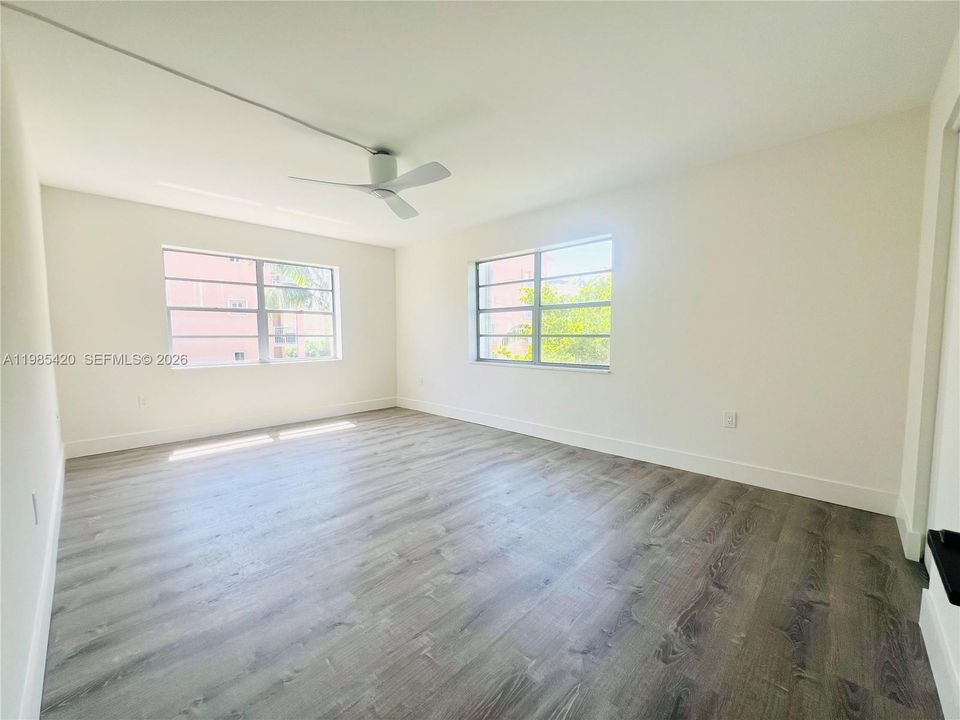 For Sale: $999,000 (3 beds, 2 baths, 1328 Square Feet)