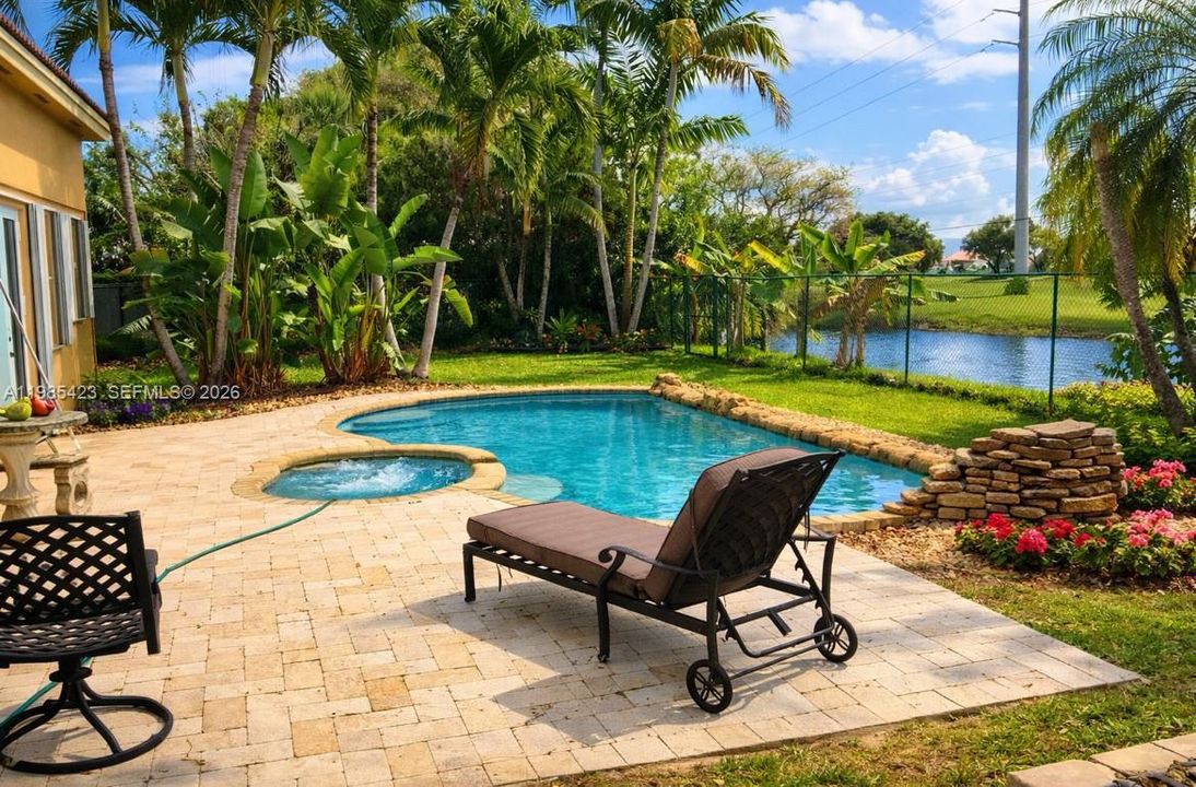 For Sale: $800,000 (5 beds, 4 baths, 3567 Square Feet)