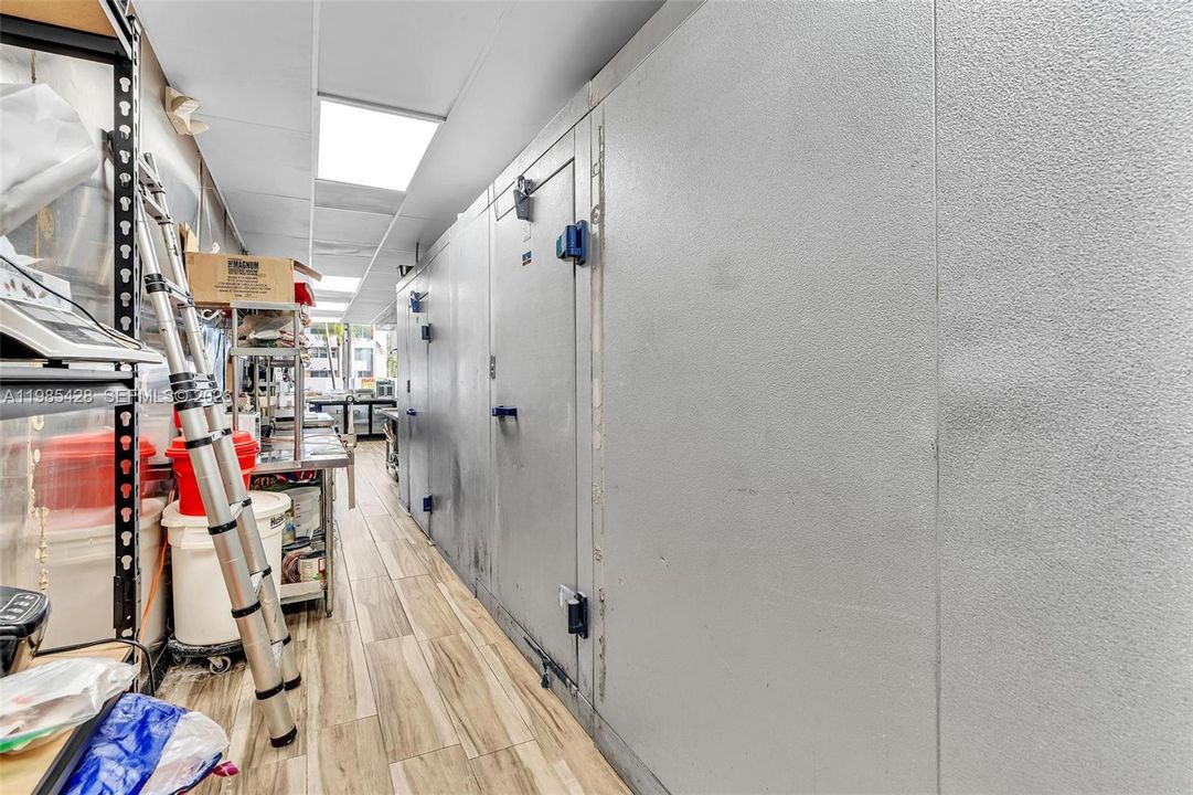 Walk-n Refrigerator