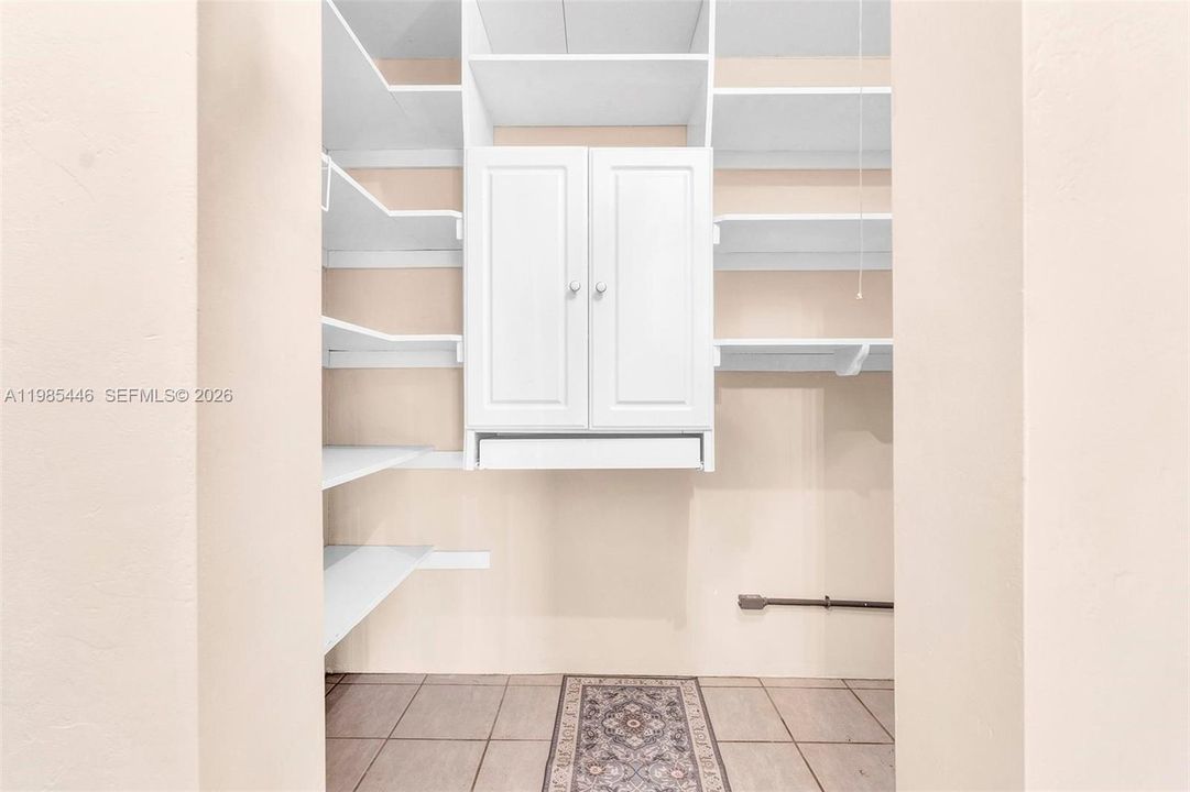 Activo con contrato: $3,500 (3 camas, 2 baños, 1200 Pies cuadrados)