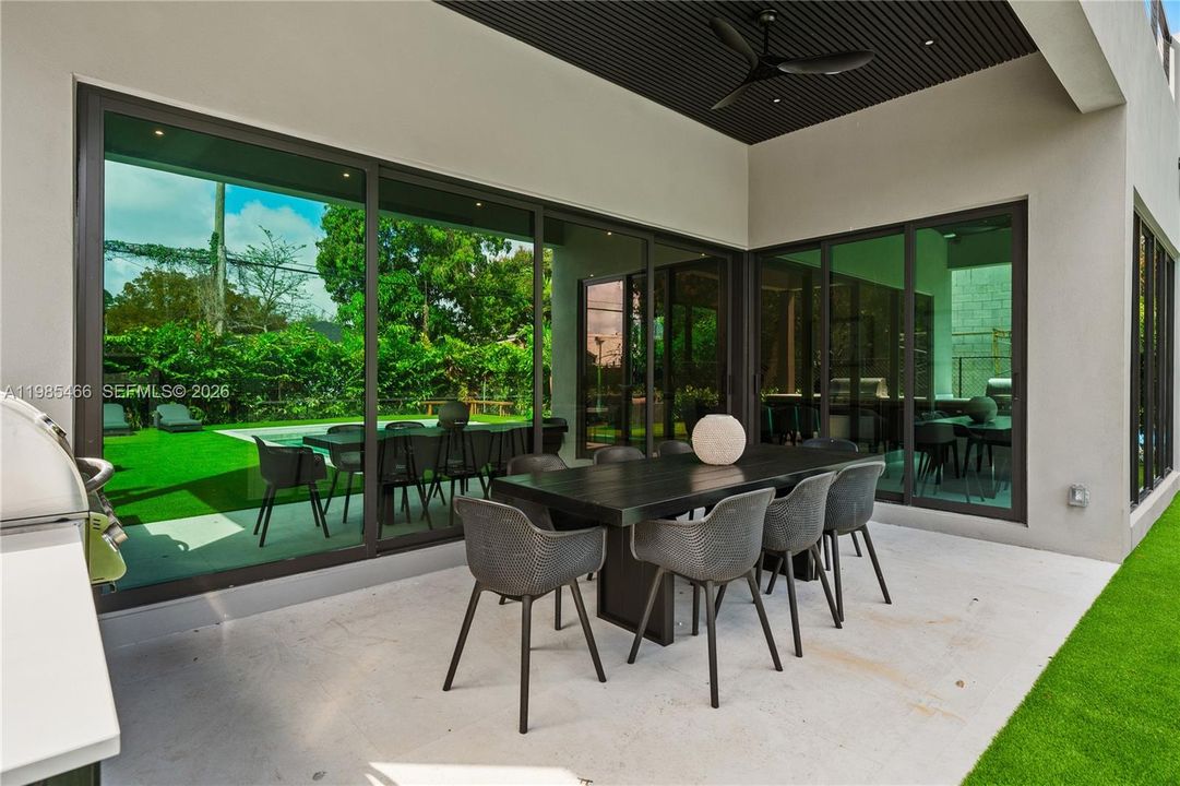 For Rent: $35,000 (8 beds, 8 baths, 5200 Square Feet)