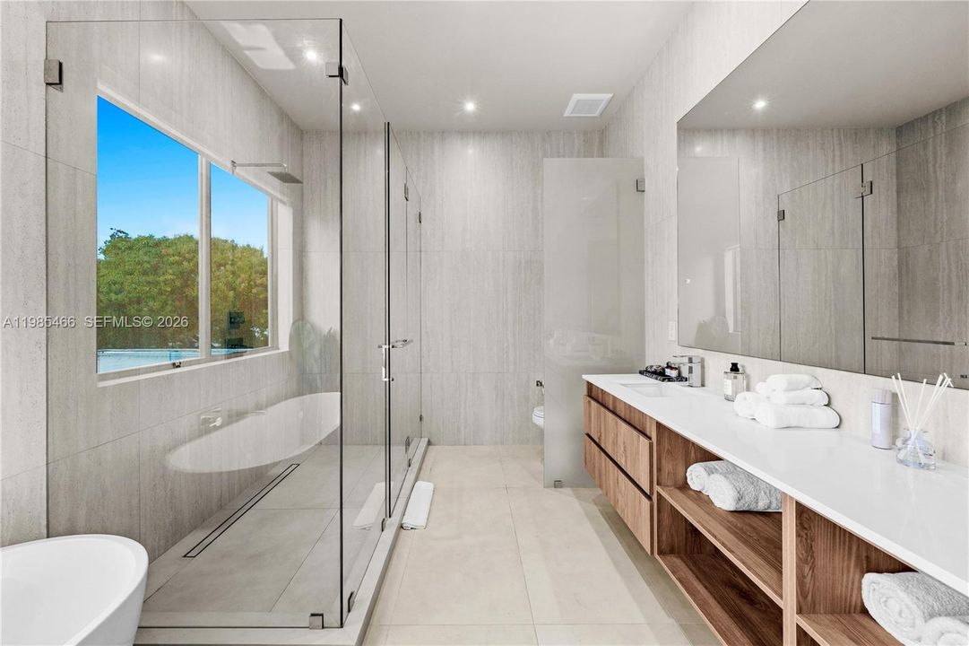 For Rent: $35,000 (8 beds, 8 baths, 5200 Square Feet)