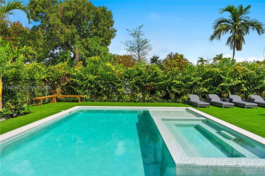 For Rent: $35,000 (8 beds, 8 baths, 5200 Square Feet)