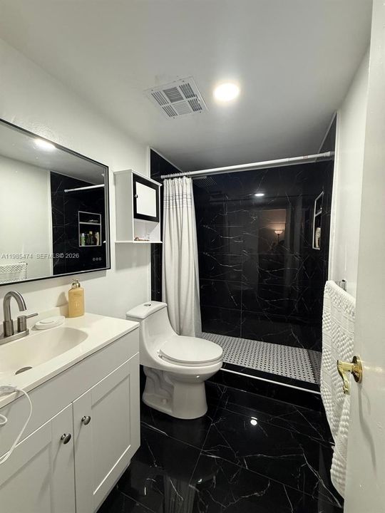 На продажу: $135,000 (2 спален, 2 ванн, 990 Квадратных фут)