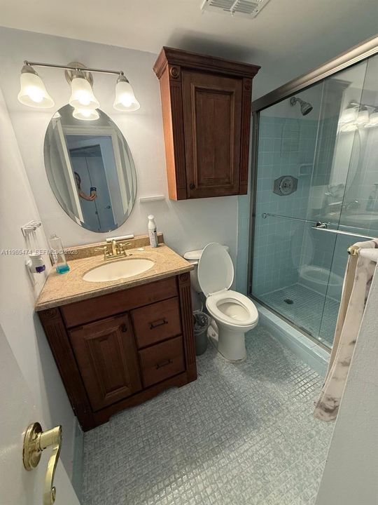 На продажу: $135,000 (2 спален, 2 ванн, 990 Квадратных фут)