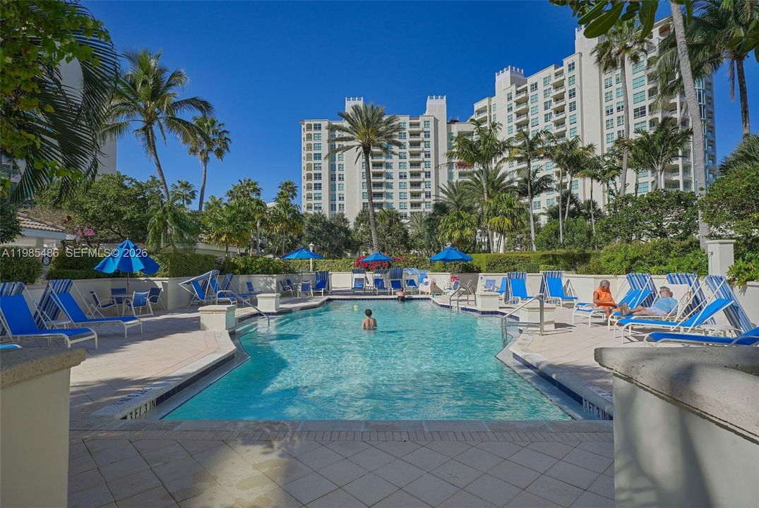 Activo con contrato: $2,495,000 (3 camas, 3 baños, 2572 Pies cuadrados)