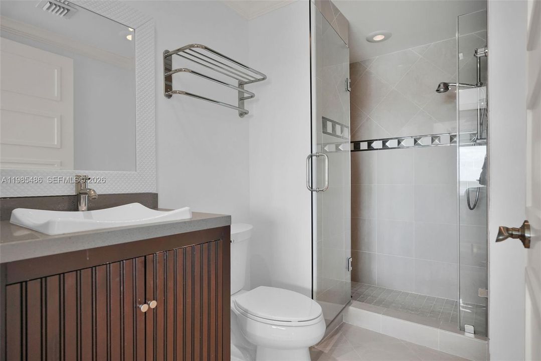 Activo con contrato: $2,495,000 (3 camas, 3 baños, 2572 Pies cuadrados)